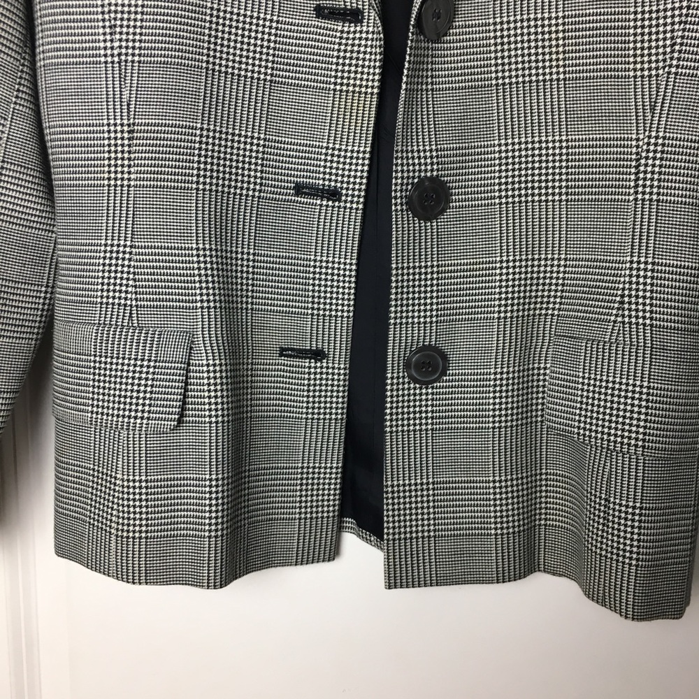 Structured 3-button jacket - Picture 2 of 4
